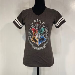Harry Potter Hogwarts Crest Graphic Tee Universal Studios | Varsity Sleeve Small